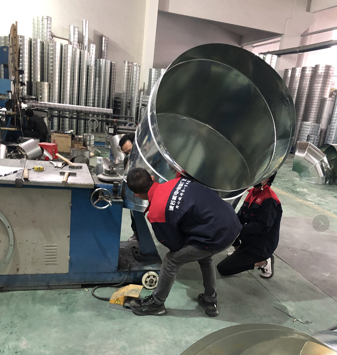 萬凈德風管加工廠：塑料廠風管加工的靜電防護措施